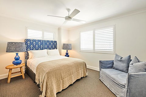 The Lord Byron - Grafton Accommodation 13