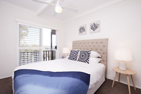 Bright And Spacious Family Home With Leafy Deck - Grafton Accommodation 4