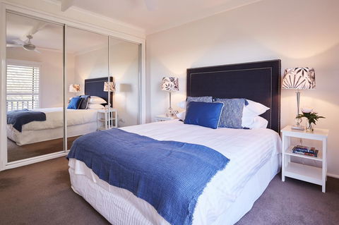 Bright And Spacious Family Home With Leafy Deck - Grafton Accommodation 5