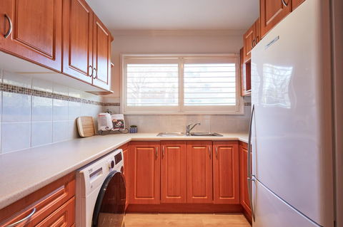 Bright And Spacious Family Home With Leafy Deck - Grafton Accommodation 18