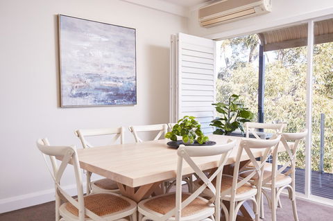 Bright And Spacious Family Home With Leafy Deck - Grafton Accommodation 22
