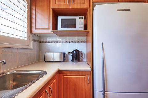 Bright And Spacious Family Home With Leafy Deck - Grafton Accommodation 19