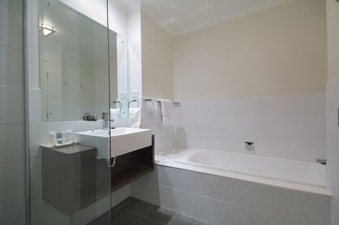 Macquarie Waters Boutique Apartment Hotel - Grafton Accommodation 20