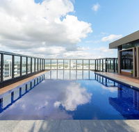 Japanese Style waterfront apt wt rooftop pool - Grafton Accommodation
