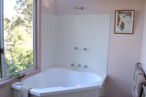 Bundle Hill Cottages - Grafton Accommodation 26