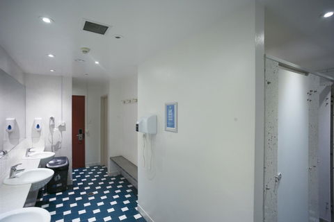 YHA Sydney Central - Grafton Accommodation 7