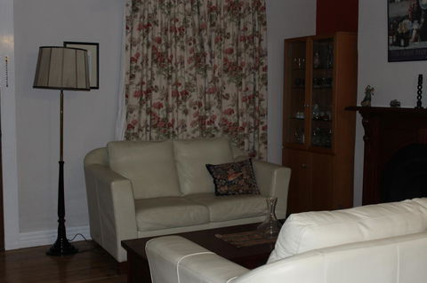 Boot Makers Cottage - Grafton Accommodation 10
