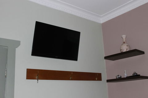 Boot Makers Cottage - Grafton Accommodation 14