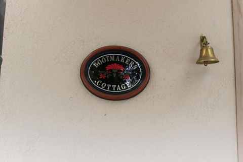 Boot Makers Cottage - Grafton Accommodation 0