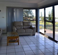 Oxley 8 at Tuncurry - Grafton Accommodation