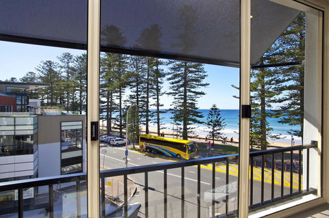 Manly Paradise Motel & Apartments - Grafton Accommodation 4