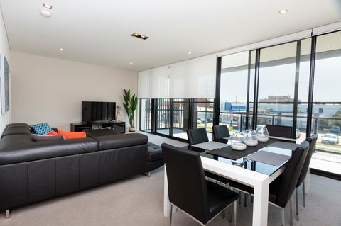 Brand New Executive Apartment - Grafton Accommodation 3