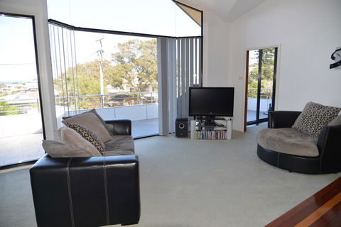 The Boat House - Grafton Accommodation 9