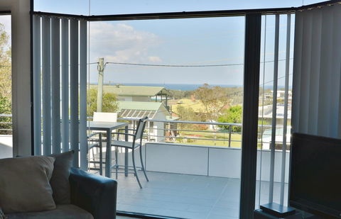 The Boat House - Grafton Accommodation 1