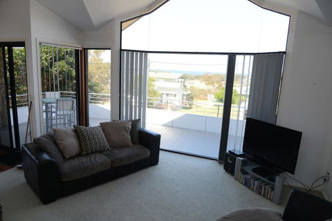 The Boat House - Grafton Accommodation 6