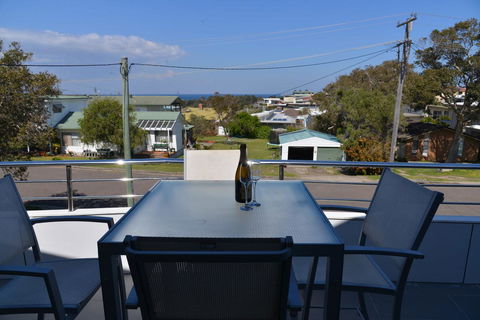 The Boat House - Grafton Accommodation 2