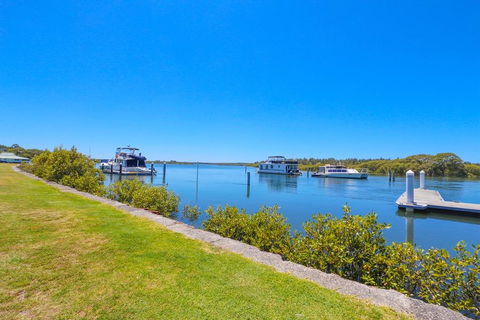 Boathouse Resort (Water Front) - Grafton Accommodation 7