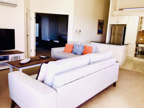 Boathouse Resort (Water Front) - Grafton Accommodation 9