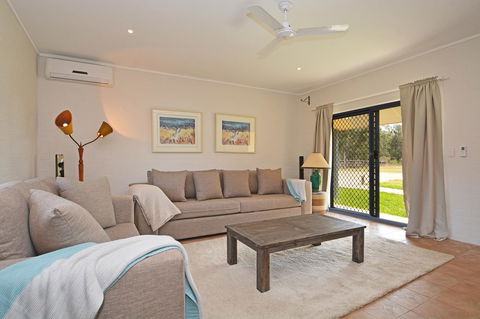 JE Guesthouse, Central To All The Hunter Valley Has To Offer - Grafton Accommodation 1