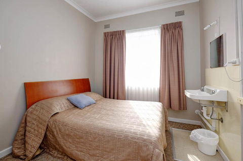 Lakes And Ocean Hotel Forster - Grafton Accommodation 9