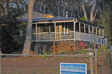 Bush & Bay Cottage - Grafton Accommodation 6