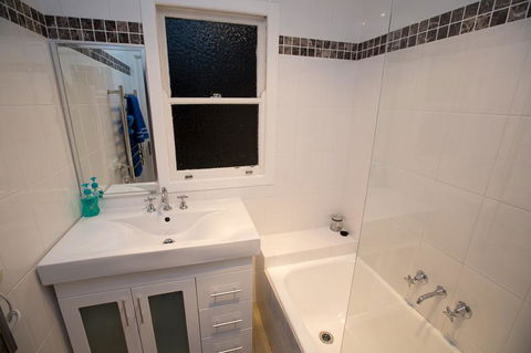 Bush & Bay Cottage - Grafton Accommodation 10