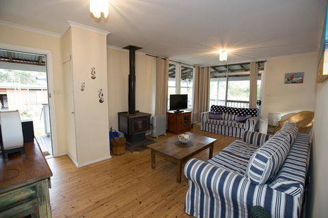 Bush & Bay Cottage - Grafton Accommodation 7