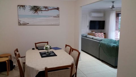 Twin Palms Holiday House At Lighthouse - Grafton Accommodation 2