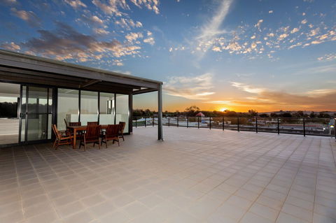 The Penthouse - Grafton Accommodation 33