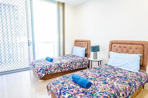 Near Train Station, New 2 BR Apt/free Parking - Grafton Accommodation 28