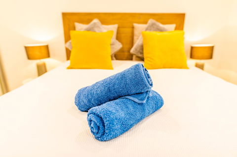 Near Train Station, New 2 BR Apt/free Parking - Grafton Accommodation 23