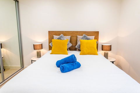 Near Train Station, New 2 BR Apt/free Parking - Grafton Accommodation 20