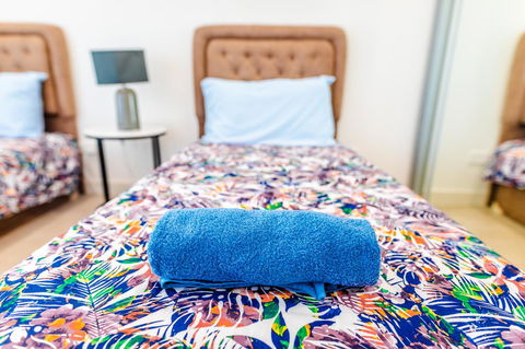 Near Train Station, New 2 BR Apt/free Parking - Grafton Accommodation 26