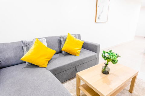 Near Train Station, New 2 BR Apt/free Parking - Grafton Accommodation 19