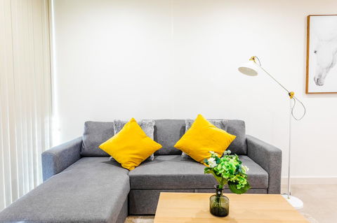 Near Train Station, New 2 BR Apt/free Parking - Grafton Accommodation 17