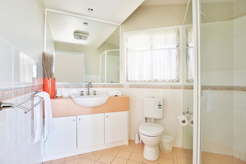 Seaglass - Stunning Views Of Jervis Bay - Grafton Accommodation 17