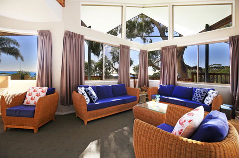 Seaglass - Stunning Views Of Jervis Bay - Grafton Accommodation 3