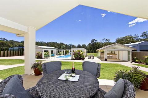 One Mile Mansion - Private Coastal Retreat FREE FAMILY ADVENTURE PASS - Grafton Accommodation 1