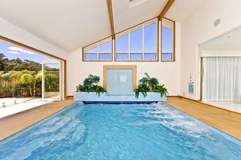 One Mile Mansion - Private Coastal Retreat FREE FAMILY ADVENTURE PASS - Grafton Accommodation 4