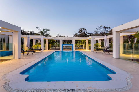 One Mile Mansion - Private Coastal Retreat FREE FAMILY ADVENTURE PASS - Grafton Accommodation 0