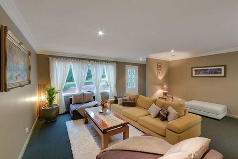 Mountainside B & B - Grafton Accommodation 3