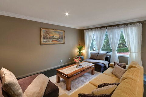 Mountainside B & B - Grafton Accommodation 26