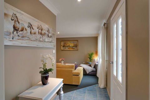 Mountainside B & B - Grafton Accommodation 4