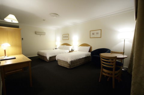 Carlyle Suites & Apartments - Grafton Accommodation 6