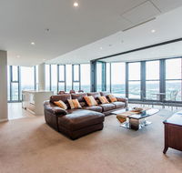 180 water view three bedroom wooden furniture - Grafton Accommodation