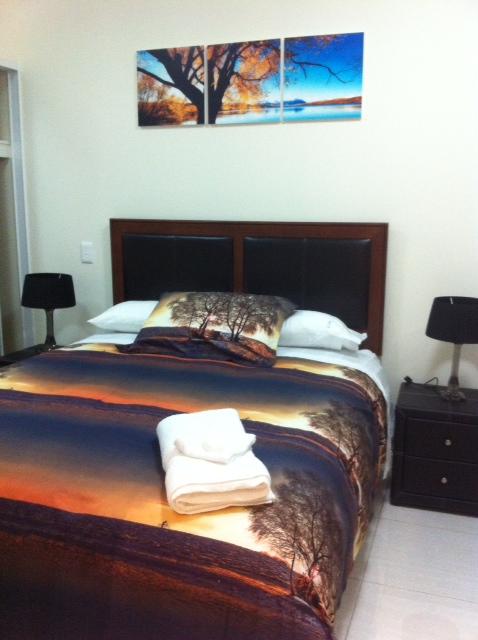 Nomikis\'On The Avenue - Grafton Accommodation 13