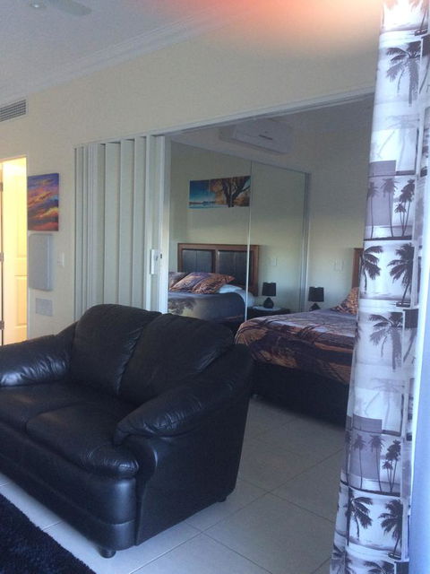 Nomikis\'On The Avenue - Grafton Accommodation 14