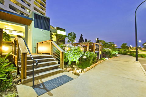 Nomikis\'On The Avenue - Grafton Accommodation 2