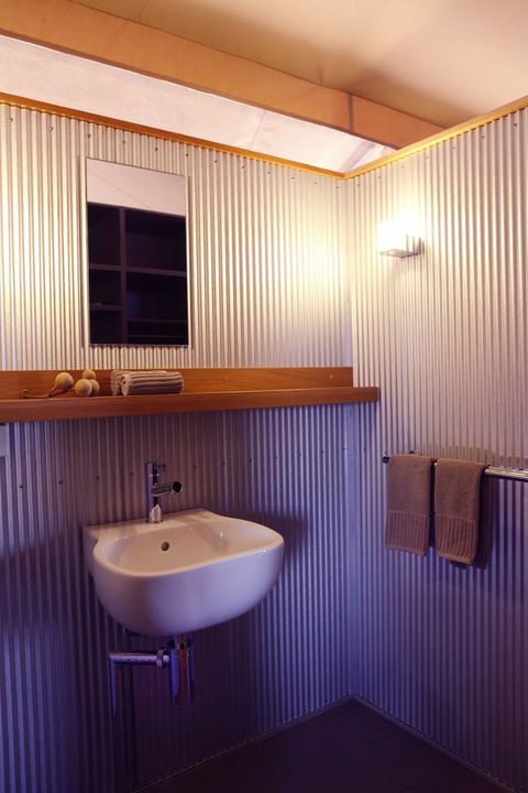 Wildman Wilderness Lodge - Grafton Accommodation 11