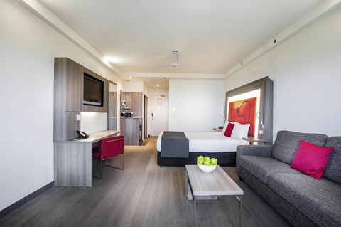 Novotel Darwin CBD - Grafton Accommodation 9